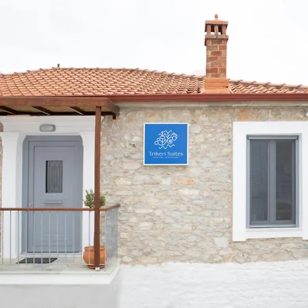 Selana και Ielios Trikerisuites منتجع